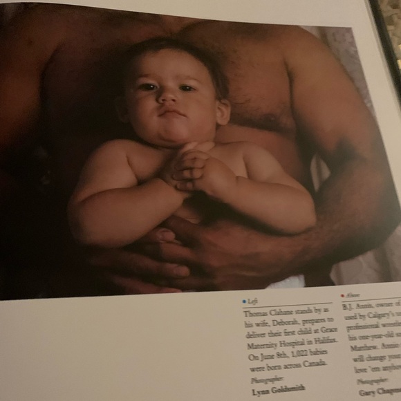 A Day In The Life of Canada MINT Hard Cover - Picture 5 of 8